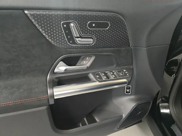 Mercedes-Benz GLA 200 AMG Line Night Star