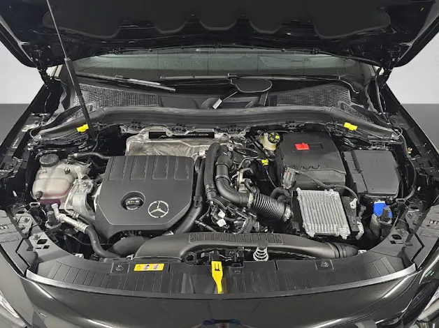 Mercedes-Benz GLA 200 AMG Line Night Star