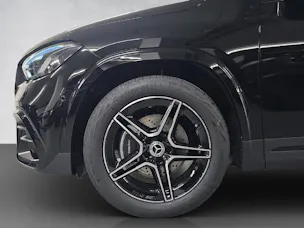 Mercedes-Benz GLA 200 AMG Line Night Star