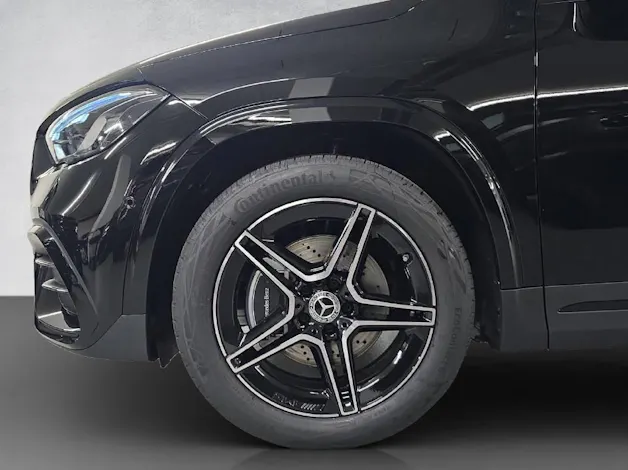 Mercedes-Benz GLA 200 AMG Line Night Star