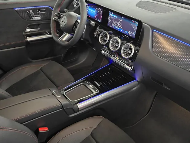 Mercedes-Benz GLA 200 AMG Line Night Star