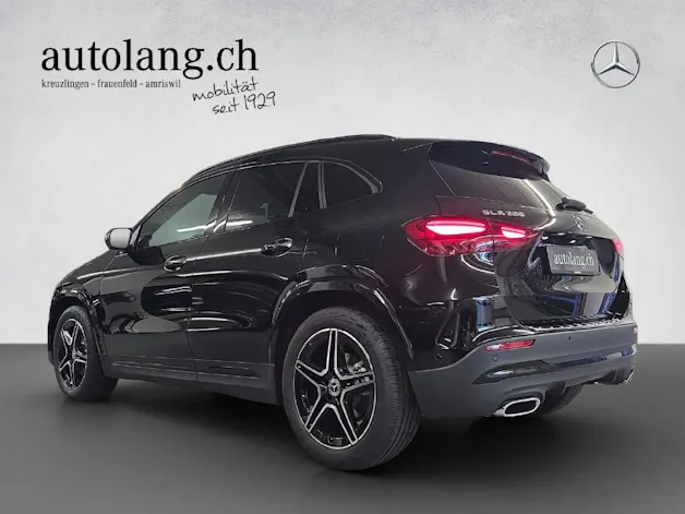 Mercedes-Benz GLA 200 AMG Line Night Star