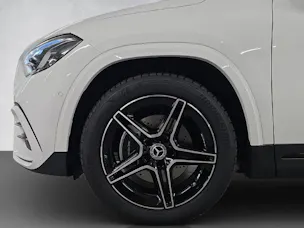 Mercedes-Benz GLA 200 AMG Line Night Star