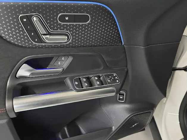 Mercedes-Benz GLA 200 AMG Line Night Star