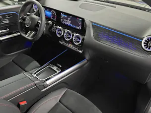 Mercedes-Benz GLA 200 AMG Line Night Star