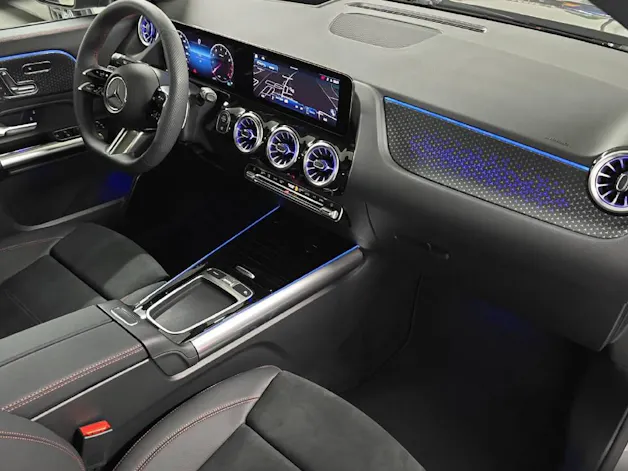 Mercedes-Benz GLA 200 AMG Line Night Star