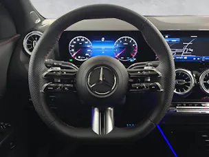 Mercedes-Benz GLA 200 AMG Line Night Star