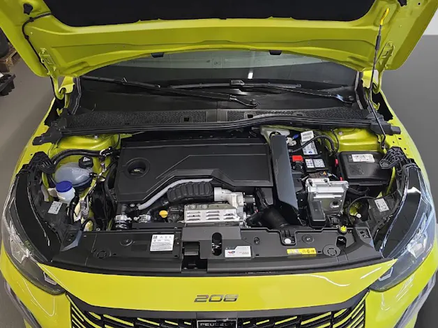 Peugeot 208 1.2 Hybrid Allure Premium