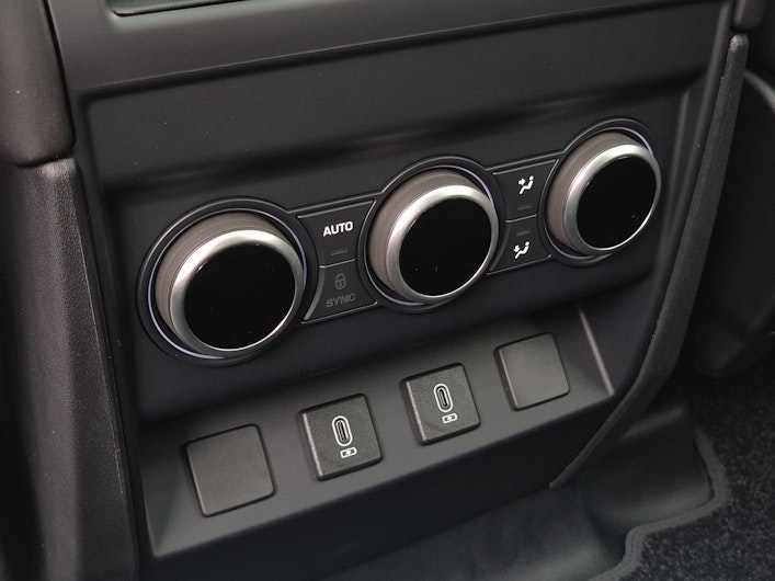 Fahrzeugbild LAND ROVER DEFENDER