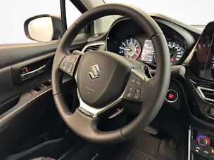 Suzuki S-Cross 1.4 T Sakura Top Hybrid 4x4