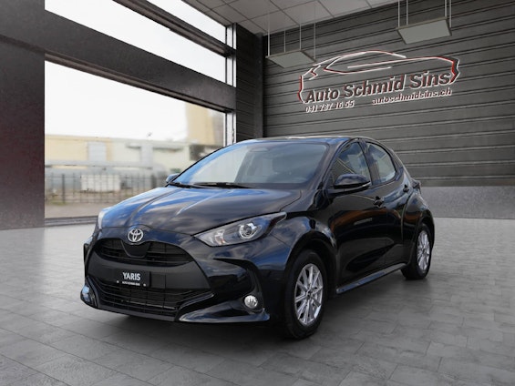 First vehicle image First vehicle image