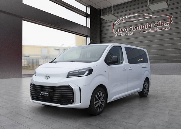 First vehicle image First vehicle image