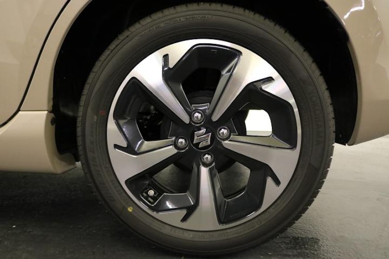 Fahrzeugbild SUZUKI SWIFT