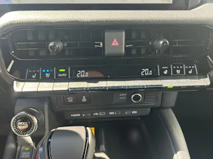Toyota Land Cruiser 2.8 D 48V Style