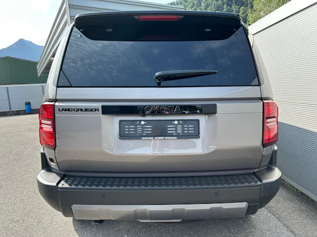 Toyota Land Cruiser 2.8 D 48V Style