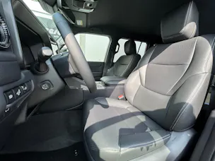 Toyota Land Cruiser 2.8 D 48V Style