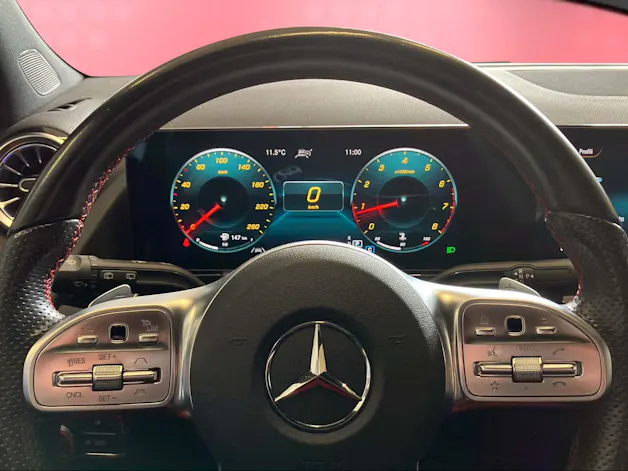 Mercedes-Benz GLA 200 AMG Line