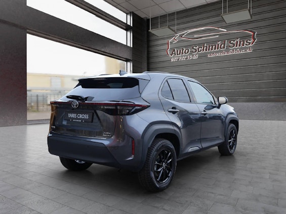 Vehicle image 4 Vehicle image 4