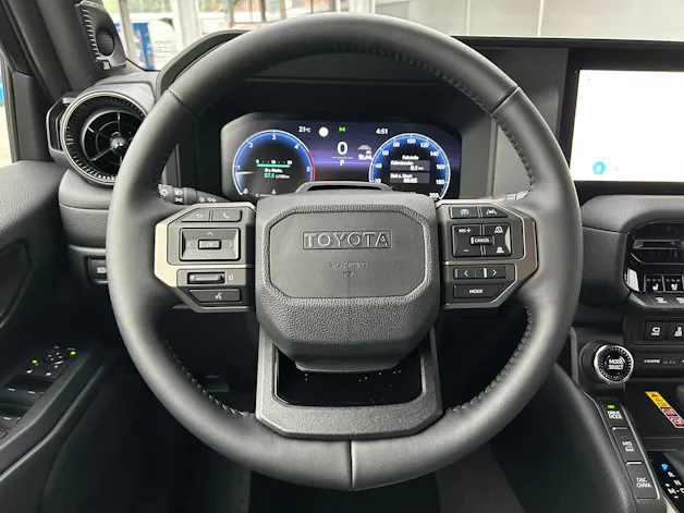 Toyota Land Cruiser 2.8 D 48V Invincible