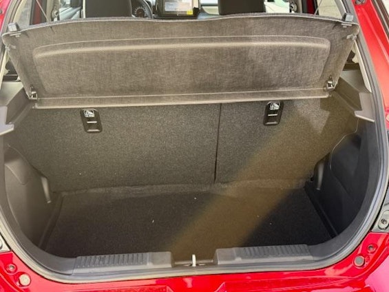 Vehicle image 6 Vehicle image 6