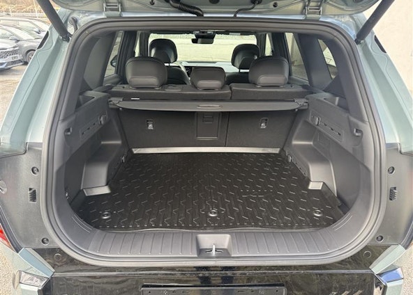 Vehicle image 4 Vehicle image 4