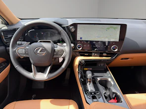 Fahrzeugbild LEXUS NX 450h+ Comfort