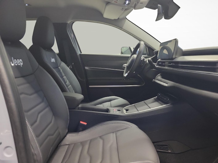 Vehicle image JEEP AVENGER