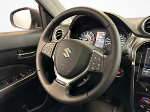 Suzuki Vitara 1.4 T Sakura Top Hybrid 4x4