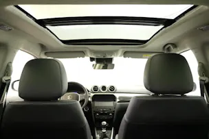 Suzuki Vitara 1.4 T Sakura Top Hybrid 4x4