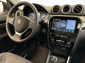 image du véhicule SUZUKI Vitara 1.4 T Sakura Top Hybrid 4x4