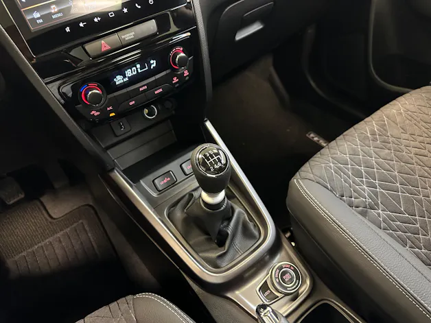 Suzuki Vitara 1.4 T Sakura Top Hybrid 4x4