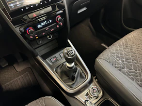 https://vehicle.imgix.net/4161636/b616de50-7708-4c1b-9133-b1c31122fd77.jpg