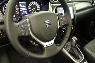 Suzuki Vitara 1.4 T Sakura Top Hybrid 4x4