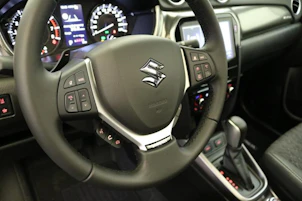 immagine del veicolo SUZUKI Vitara 1.4 T Sakura Top Hybrid 4x4