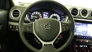 Suzuki Vitara 1.4 T Sakura Top Hybrid 4x4