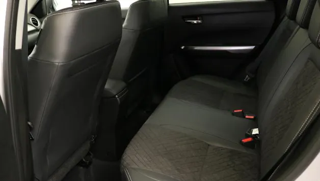 Suzuki Vitara 1.4 T Sakura Top Hybrid 4x4