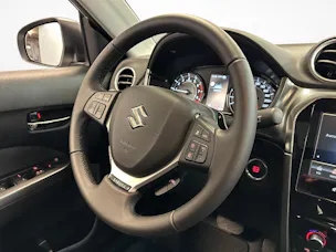 Suzuki Vitara 1.4 T Sakura Top Hybrid 4x4