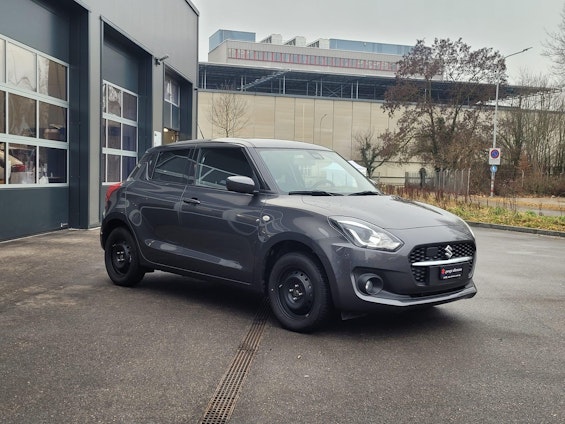 Vehicle image 4 Vehicle image 4