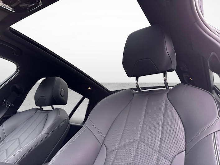 Vehicle image BMW 5 SERIES