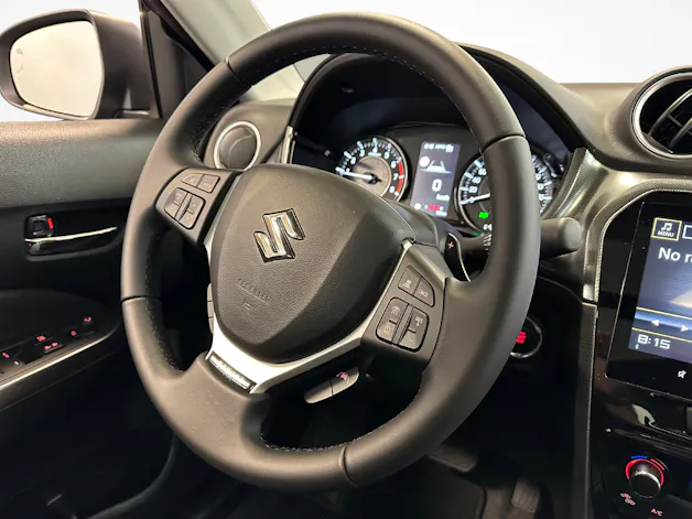 Suzuki Vitara 1.4 T Sakura Top Hybrid 4x4