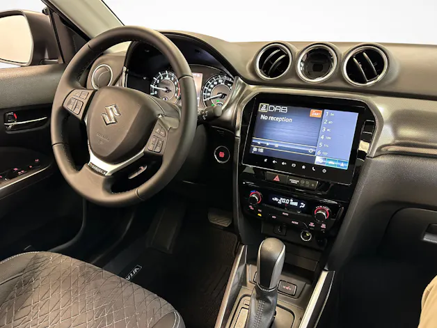 Suzuki Vitara 1.4 T Sakura Top Hybrid 4x4