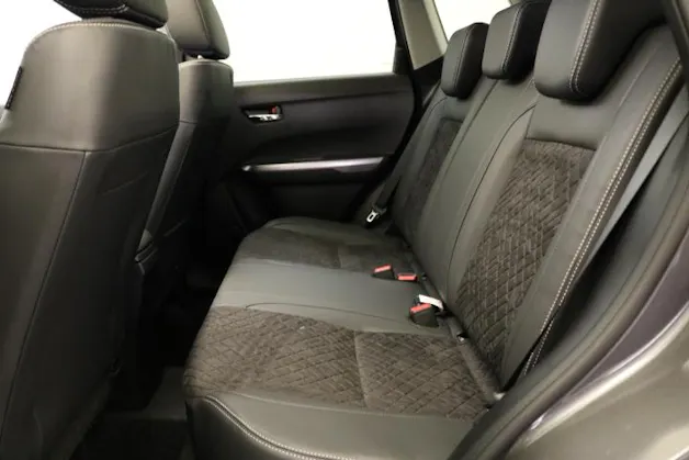 Suzuki Vitara 1.4 T Sakura Top Hybrid 4x4
