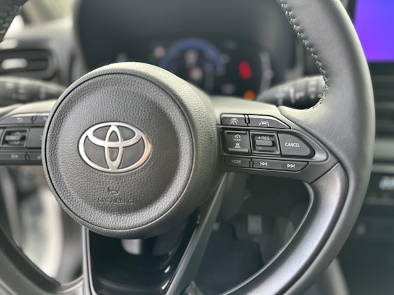 Vehicle image 14 Vehicle image 14