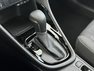 Toyota Yaris 1.5 VVT-i HSD Trend