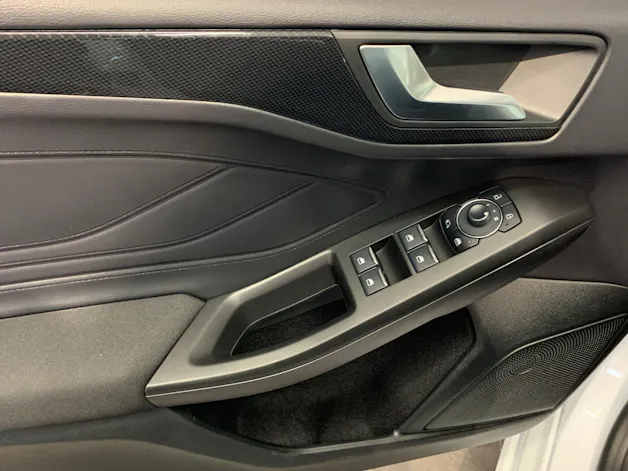 Ford Focus SW 1.0i EcoB Hybrid 155 ST-Line X