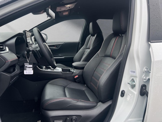 Vehicle image 10 Vehicle image 10