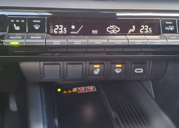 Vehicle image 10 Vehicle image 10