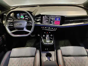 Audi Q4 e-tron 45 Edition Swiss Ski quattro