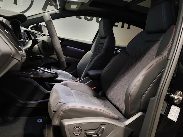 Audi Q4 e-tron 45 Edition Swiss Ski quattro