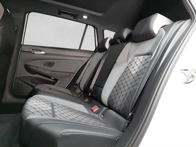 VW Golf Variant 1.5 eTSI mHEV R-Line